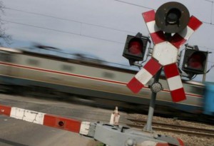 accident-feroviar-in-bistrita-cel-putin-14-persoane-au-fost-ranite-dupa-ce-un-tren-de-marfa-a-lovit-o-drezina-18464636