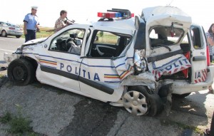 masina-politie-accident-Bizighesti