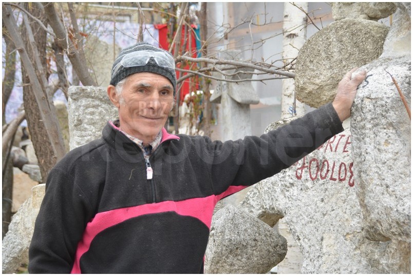 Photo of Ion Moacă, meșterul cioplitor care a prefăcut bolovanii de pe Istrița în 300 de statui | REPORTAJ Cercul de Redacție Presă