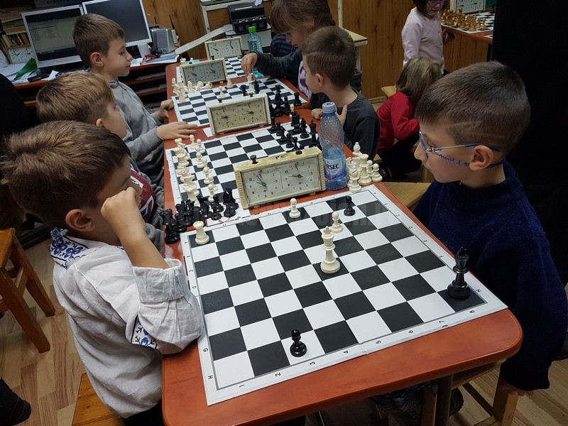 Photo of FOTO: Ei sunt câștigătorii Concursul Judetean de Șah „Centenar-România 100”