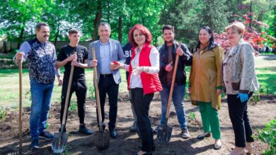 Photo of Liliana Sbîrnea, coordonatoarea campaniei de plantare de bujori în Parcul Tineretului din Buzău
